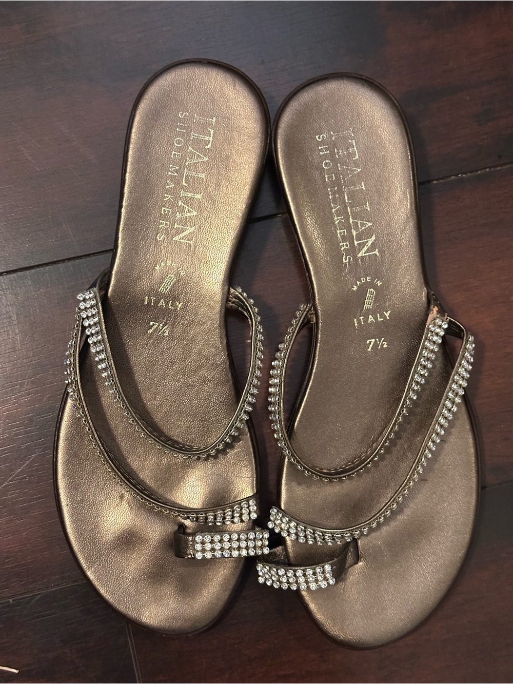 🔥  Italian Shoemakers silver bling sandals, size 7.5